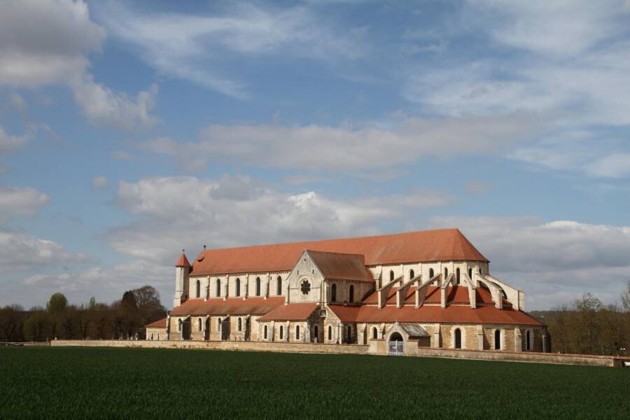 Vue extérieur de l'Abbaye de Pontigny