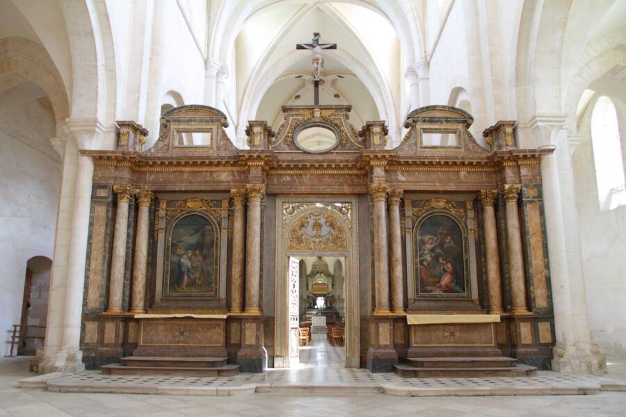 Vue intérieur de l'Abbaye de Pontigny