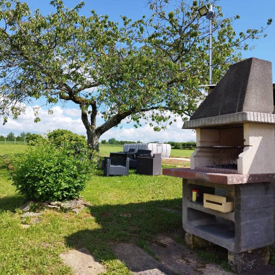 barbecue et piscine